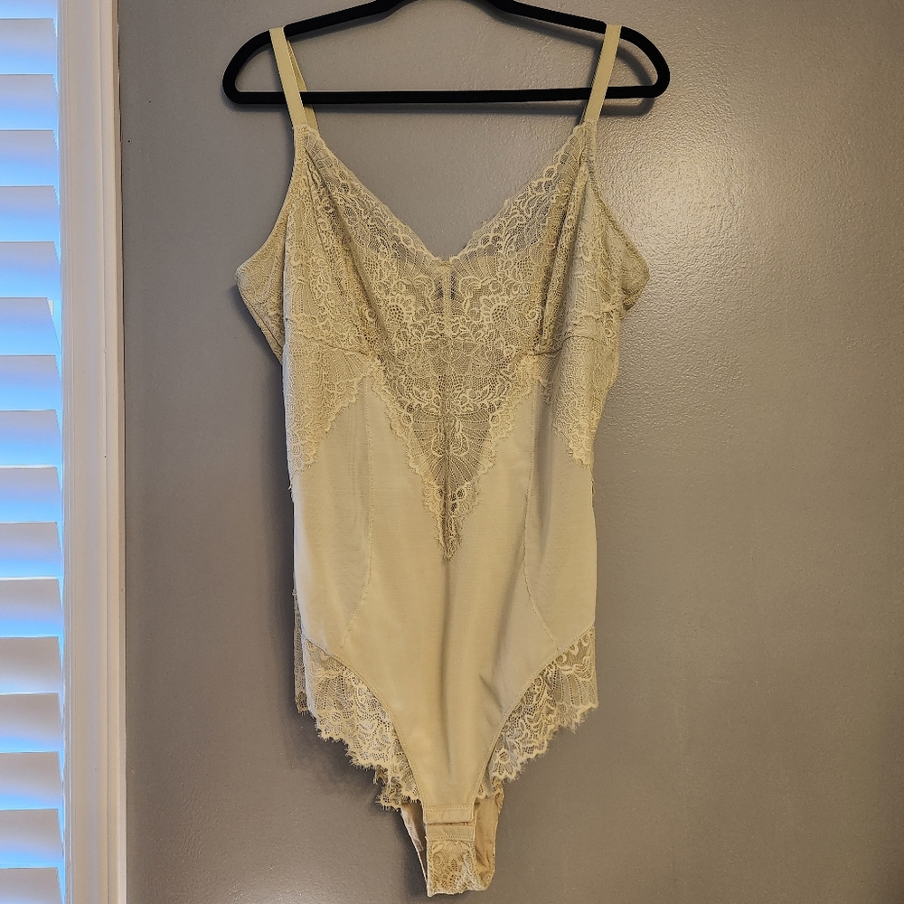 Pinsy Sculpting Lace Shapewear Bodysuit Size 3x
